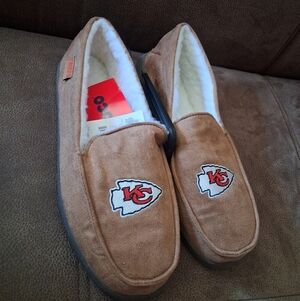 Kansas City Chiefs Tan Faux Suede Slippers Size Large 11-12